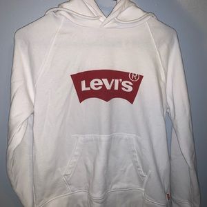 White Levi’s hoodie